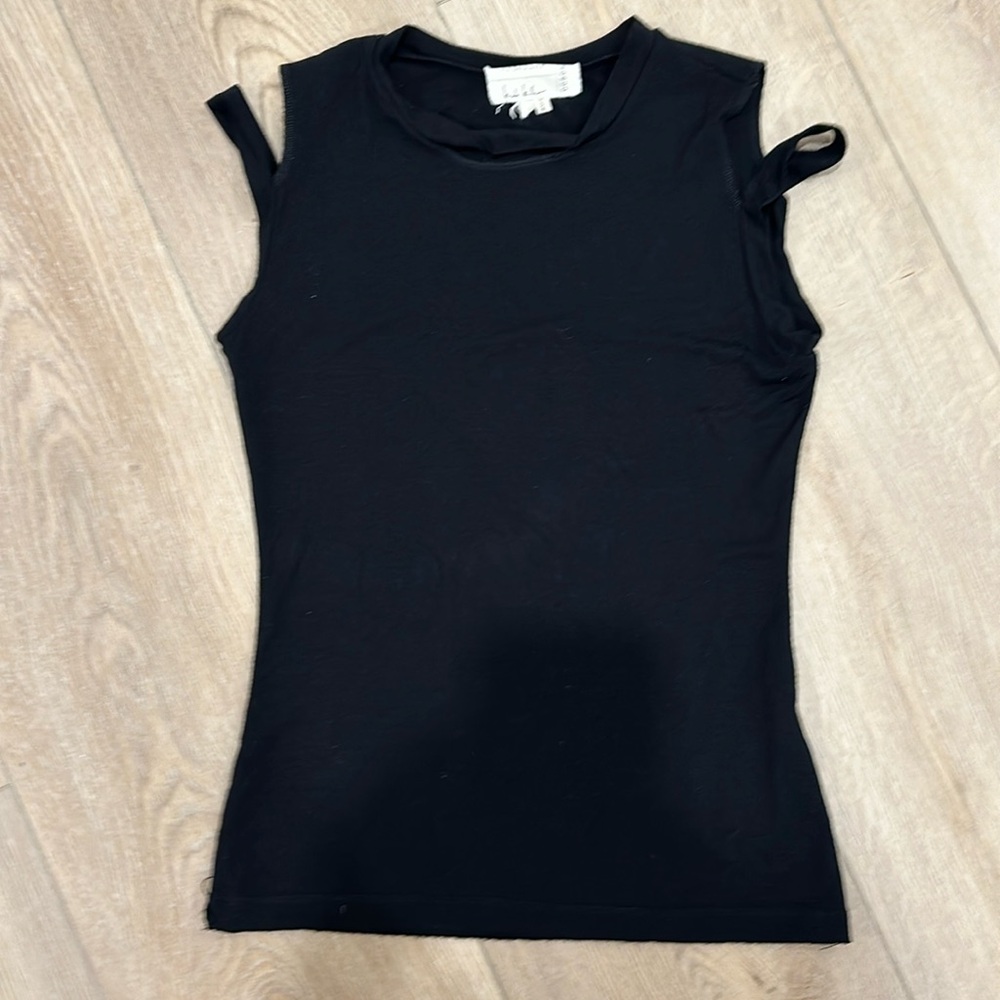 Women’s Nicole Miller tank w/ cut away collar and sleeves. Size xs